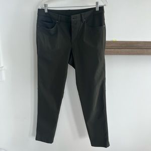 Lululemon Men’s ABC slim fit 31 waist / 29 length. Green/Brown